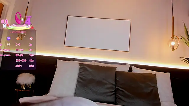 SolAvelar online show from December 15, 3:45 am