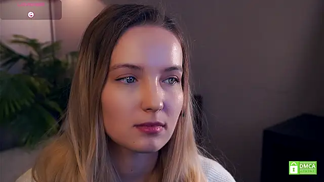 HongTomczak online show from October 19, 7:43 am