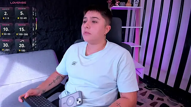 IanGilbert online show from October 3, 8:47 pm