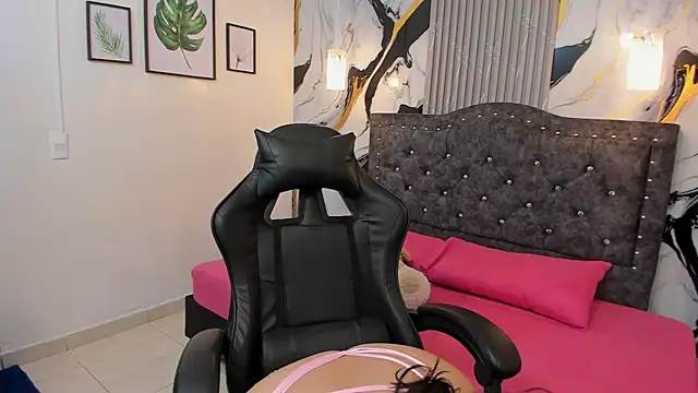 GiaCutee online show from January 6, 3:10 am