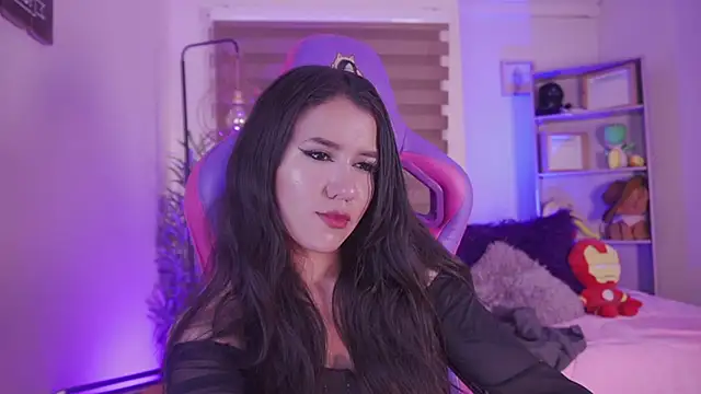  chloe moons  online show from November 18, 5:47 pm