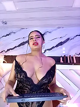 Zoe-Johnson  online show from April 18, 9:37 pm