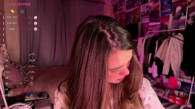 PinkiRay online show from November 2, 5:49 pm