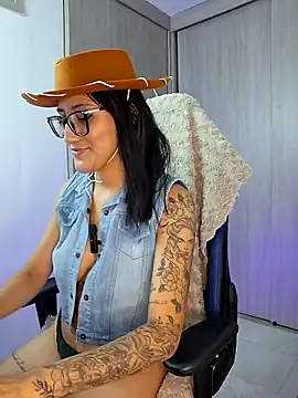 Cowgirl isa online show from October 29, 9:50 pm