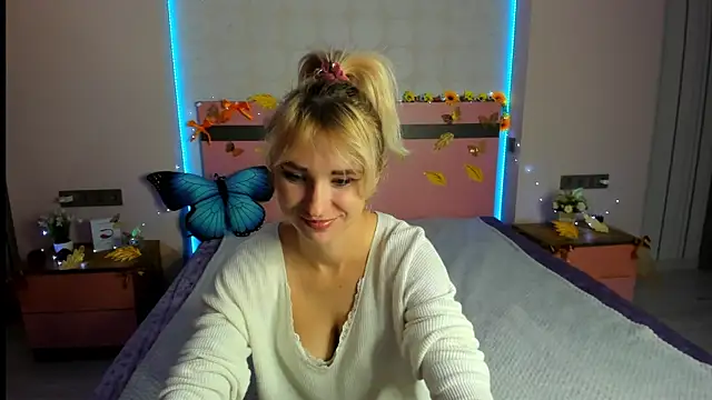 Snapshot of MeryMidnight chatting on October 2, 6:51 am MeryMidnight online show from October 2, 6:51 am