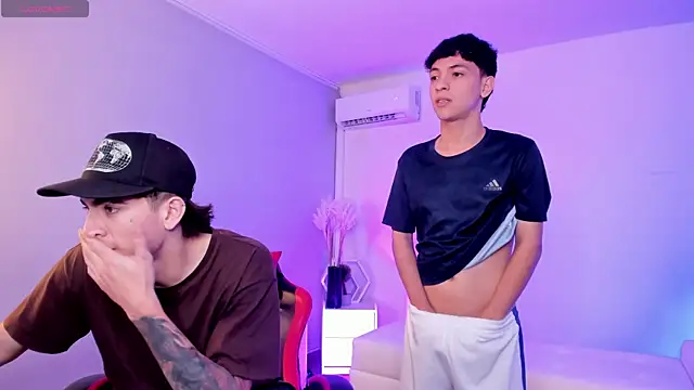 Handsomeboyss19 online show from April 22, 3:36 am