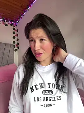 Mia salinass online show from December 17, 7:29 pm