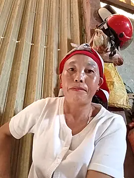 me-cute online show from October 12, 7:44 am