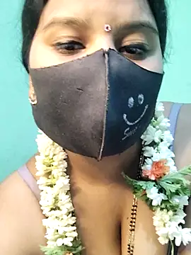 Snapshot of Shneeha_le chatting on September 14, 4:16 pm Shneeha le online show from September 14, 4:16 pm