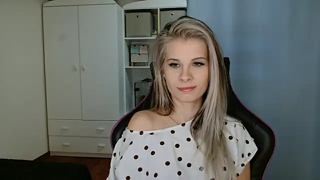 KristineGlow online show from March 27, 7:32 am