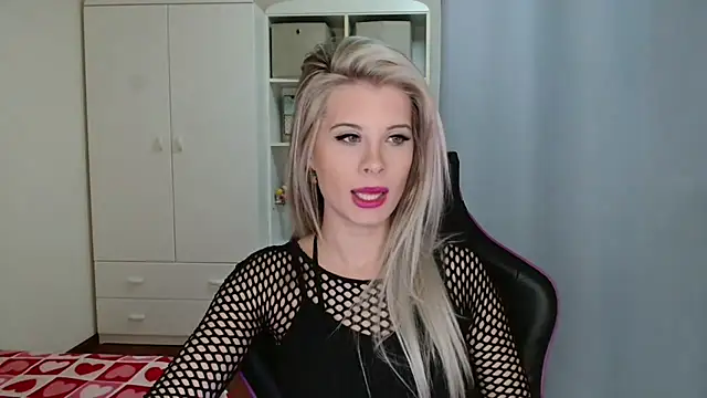 KristineGlow online show from February 6, 7:23 am