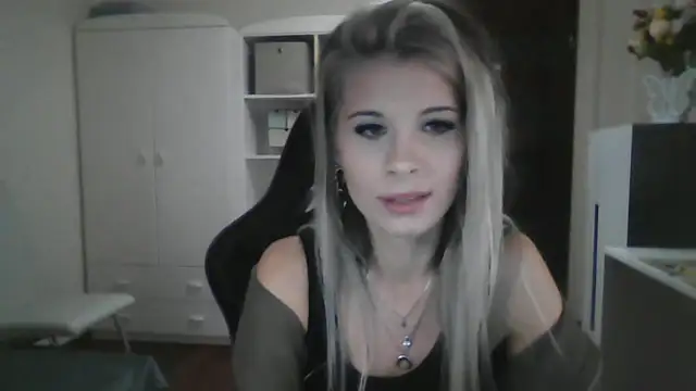 KristineGlow online show from September 30, 2:01 pm