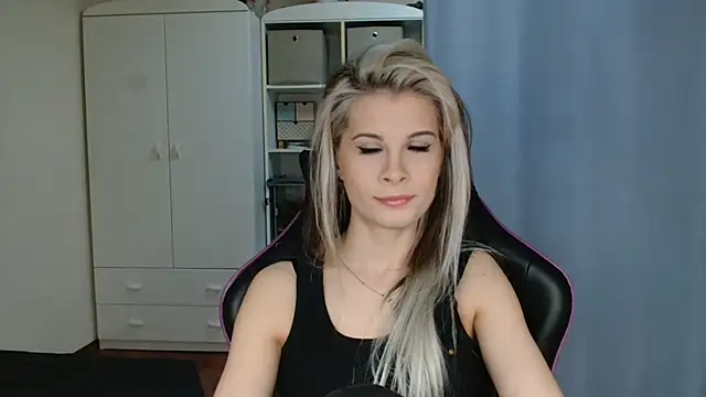 KristineGlow online show from April 22, 6:21 am