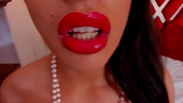 sweet Elizabeth online show from March 7, 1:29 pm