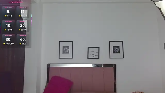 SammySmall F w online show from February 5, 10:02 pm