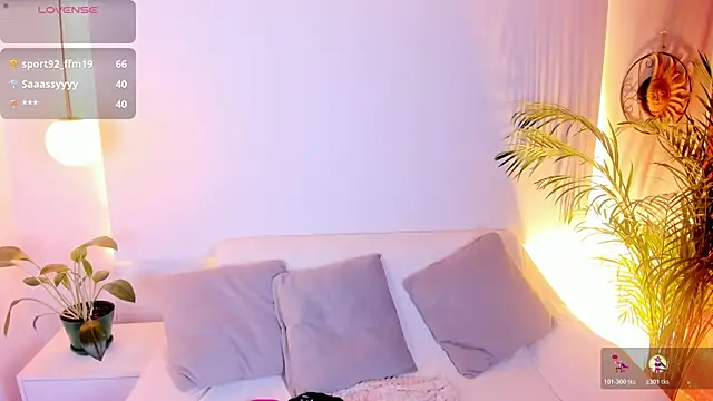 MeridaFox  online show from October 23, 10:49 pm