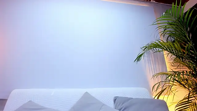 MeridaFox  online show from October 22, 10:48 pm