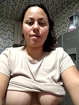 camila-titis online show from March 29, 4:33 am