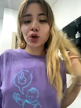 LunaMillie online show from October 25, 7:32 pm