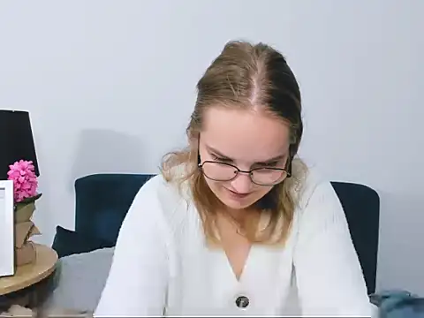 AliceCrazy69 online show from September 16, 3:31 pm