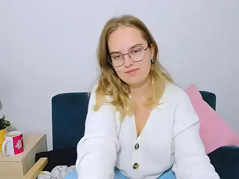 AliceCrazy69 online show from October 4, 6:08 am