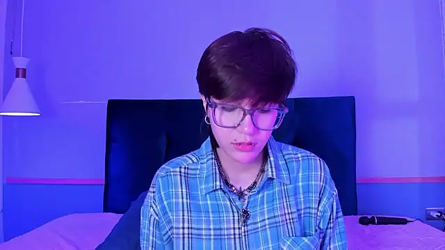 Tsuki Maru online show from February 11, 11:55 am