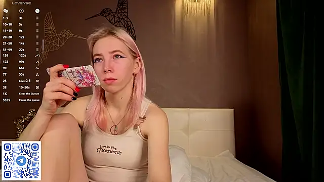 JuliannaWenger online show from February 14, 4:09 pm