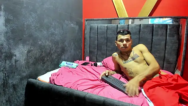 catalina hard love online show from December 23, 3:54 am