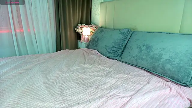 katerine Monroe online show from March 8, 8:35 pm