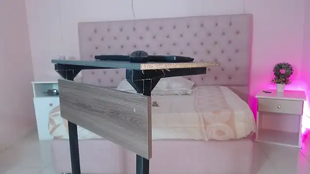 kiity horny  online show from September 25, 12:59 pm