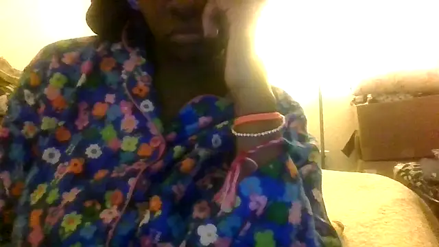 prettymaa online show from October 19, 4:58 am