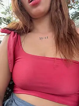 roxyrougee online show from February 14, 1:13 pm