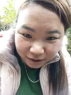 may-squirl online show from December 17, 7:01 am