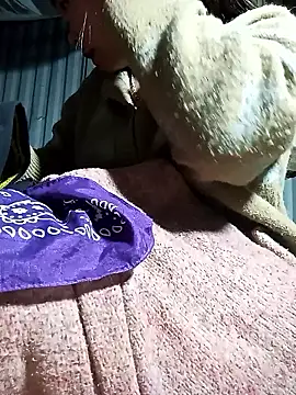 may-squirl online show from January 9, 1:26 pm