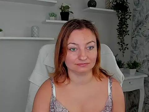 Snapshot of angelaSamt chatting on September 9, 5:51 am angelaSamt online show from September 9, 5:51 am