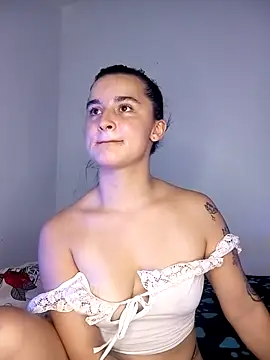 Snapshot of littleemma_77 chatting on September 25, 9:56 pm littleemma 77 online show from September 25, 9:56 pm