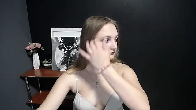 Snapshot of Mystic_nikole chatting on September 16, 3:09 pm Mystic nikole online show from September 16, 3:09 pm