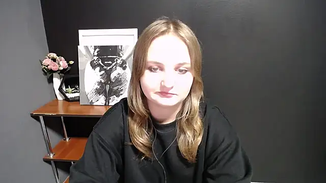 Snapshot of Mystic_nikole chatting on September 30, 2:01 pm Mystic nikole online show from September 30, 2:01 pm