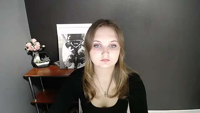 Snapshot of Mystic_nikole chatting on October 13, 12:41 pm Mystic nikole online show from October 13, 12:41 pm