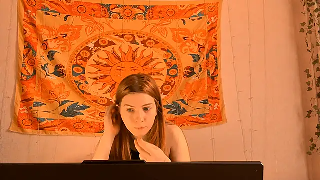 AliceCUNTach online show from April 14, 5:07 am