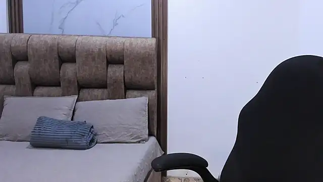 Snapshot of Allyson_gh chatting on October 11, 6:51 am Allyson gh online show from October 11, 6:51 am