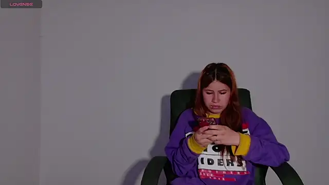 Olivia11  online show from November 7, 12:11 pm