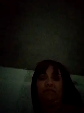 isabella931054 online show from December 20, 9:19 pm