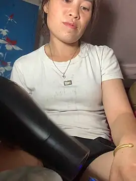 tuyetnhi-00 online show from October 29, 12:53 pm