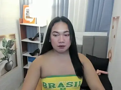 TsUncutKaren online show from December 1, 11:25 am