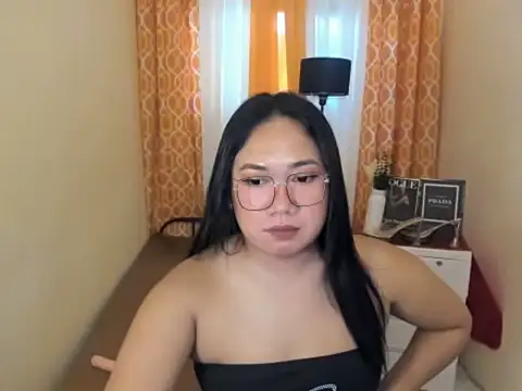 TsUncutKaren online show from April 14, 6:02 am