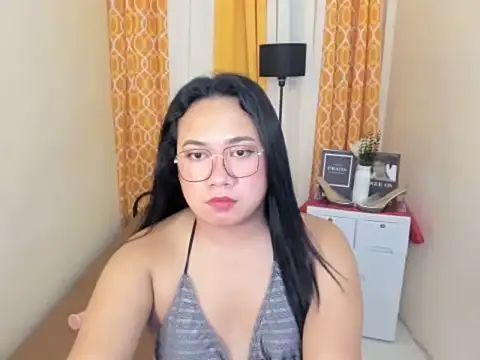 TsUncutKaren online show from April 15, 8:09 pm