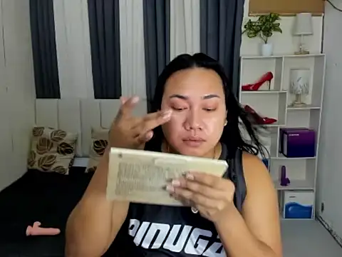 TsUncutKaren online show from January 16, 11:06 am