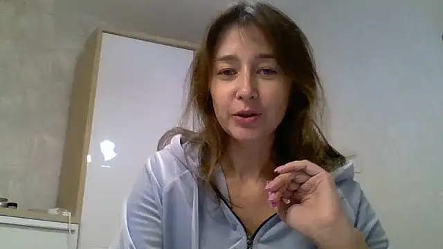 Avenique online show from October 10, 10:58 pm