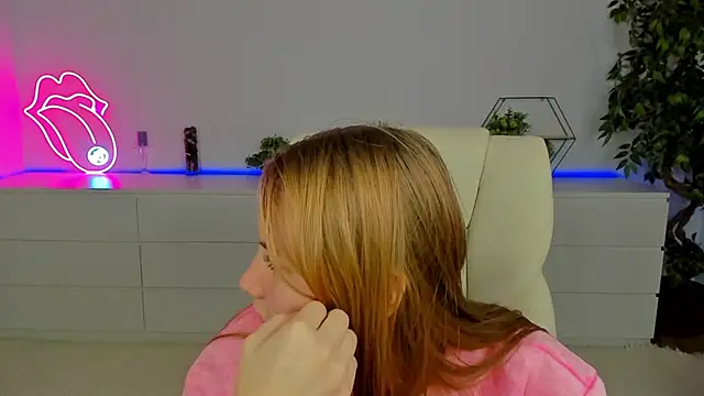 MilaAddams online show from November 21, 6:37 am